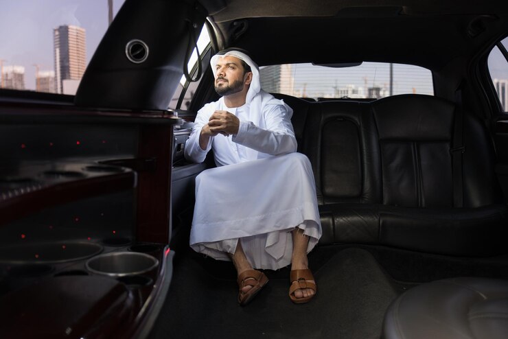 arab businessman sitting car_1048944 1809980